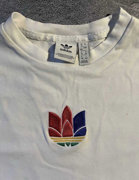 футболка adidas essentials