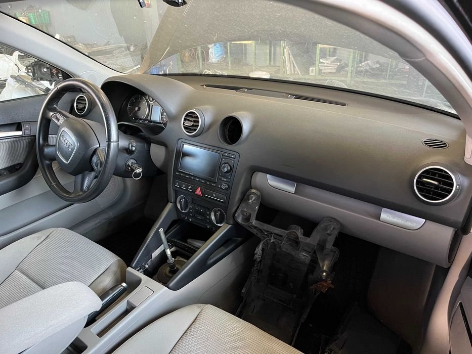 Deska kokpit pasy air bag   Audi A3 8P Demontaż