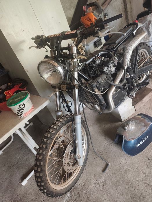 Motor motocykl Custom Triumph Tiger  900