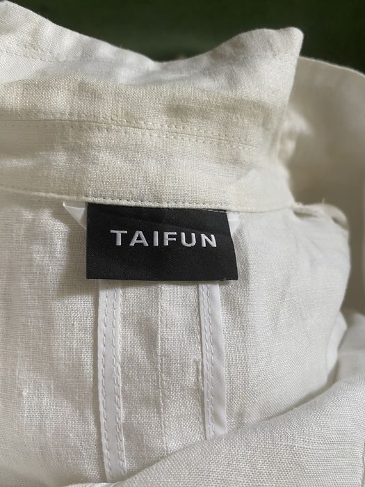 Продам пиджачок белый