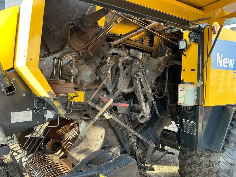 enfardadeira  New Holland bb940