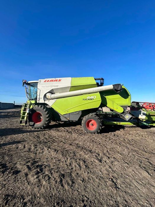 Комбайн Claas Tucano 440