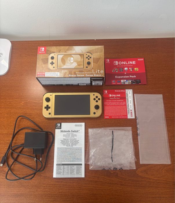 Nintendo Switch Lite Hyrule Edition