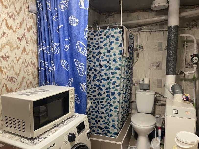 Продам будинок в Дергачах , в районі стадіону
