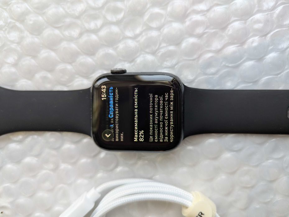 Все працює без блокувань Apple Watch 6 44 mm батарея 82 відсотка