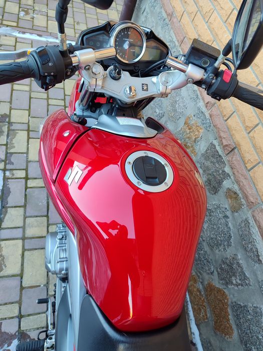 Suzuki GSR250.  2014