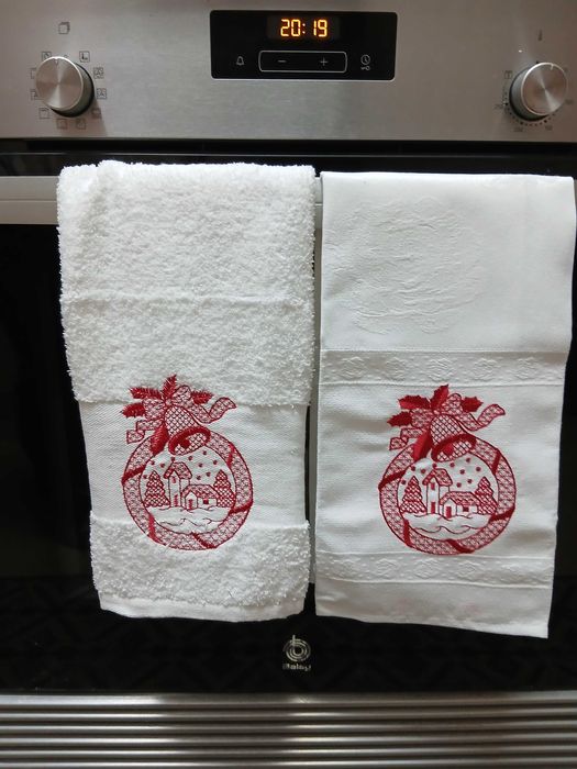 Conjunto de pano e toalha de cozinha, (novos) cada 5 €. Os 3 por 10€.