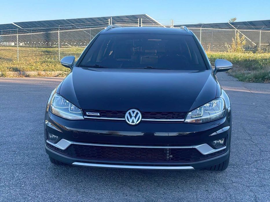 Volkswagen Golf      2019