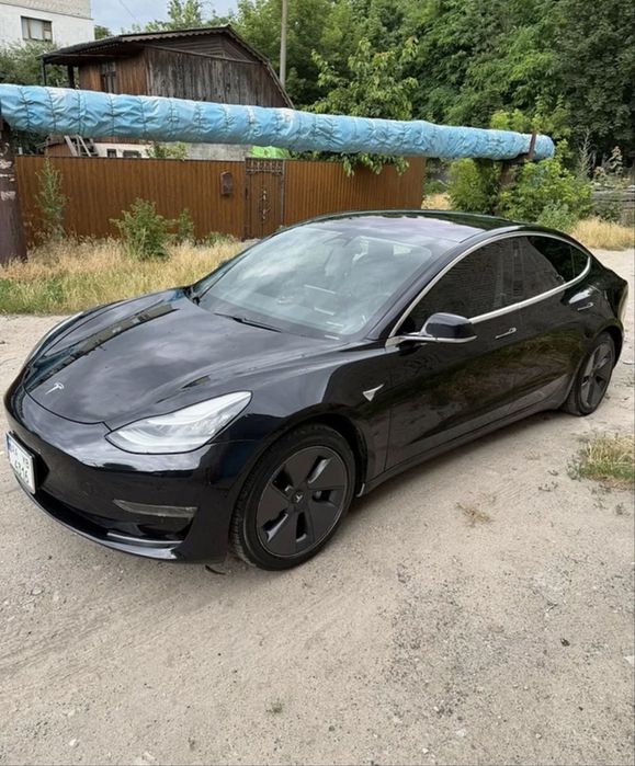 Продаж Tesla model 3 2018 рік