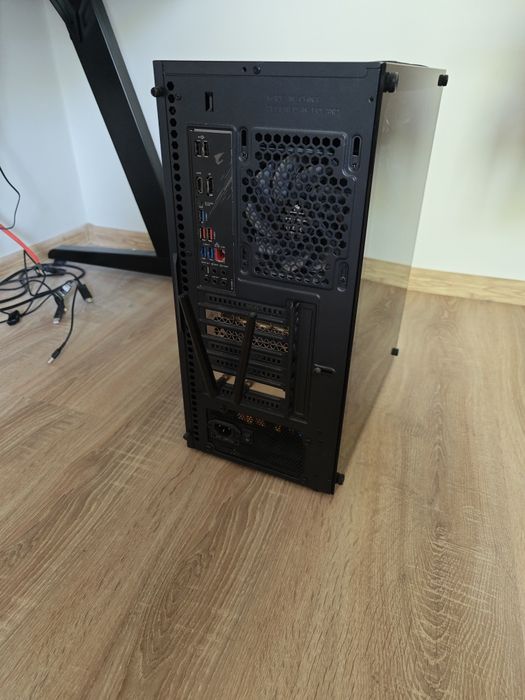 Komputer gamingowy RTX 3070 / Ryzen 5 5600 / Win 11