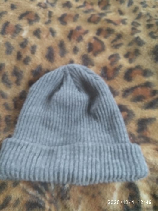 Шапка жіноча ...