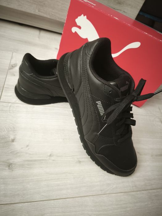 кросівки Puma р.39