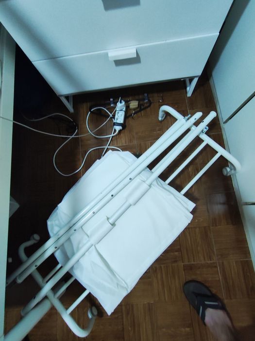 2 Araras Ikea com 1 organizador