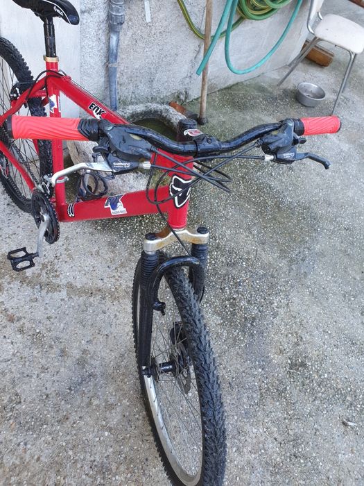 Bicicletas 1 roda 26 e uma roda 29