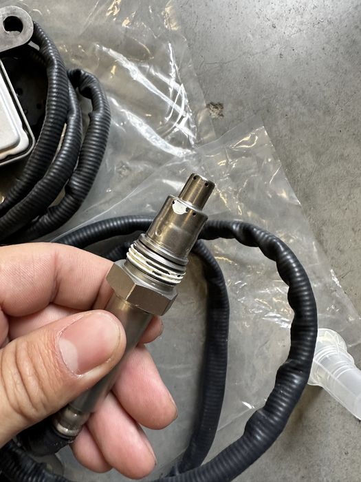 Датчик нокс оксидов азота NOX мерседес  новий