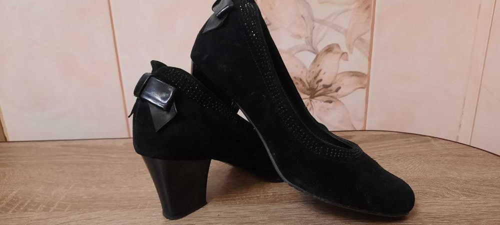 замшеві туфлі-човники