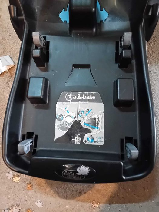 Ovo Bébé Confort Creatis vermelho + base Isofix