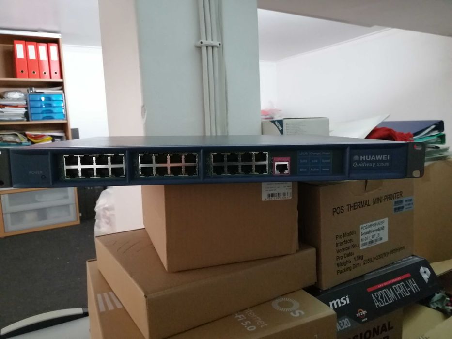 Switch Huawei Quidway S3526 com 24 portas + 2 portas gigabite