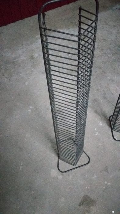 Estante CDs metálica