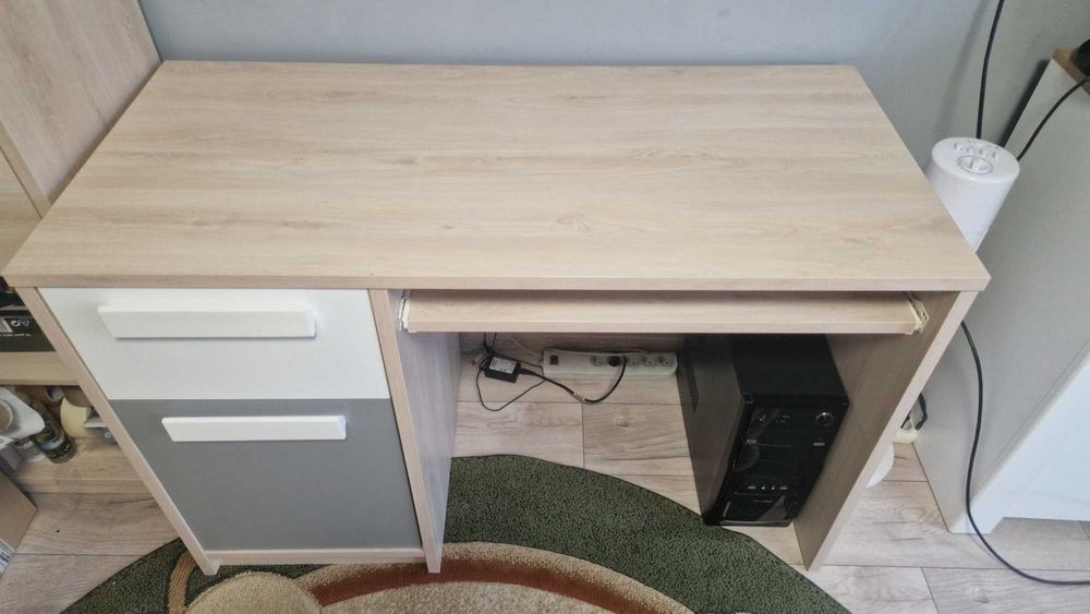 Zestaw Mebli młodzieżowych 22mm 2 szafy + biurko + komoda