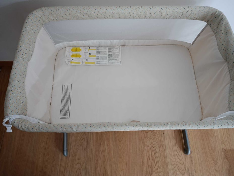 Cama/berço para bebé.