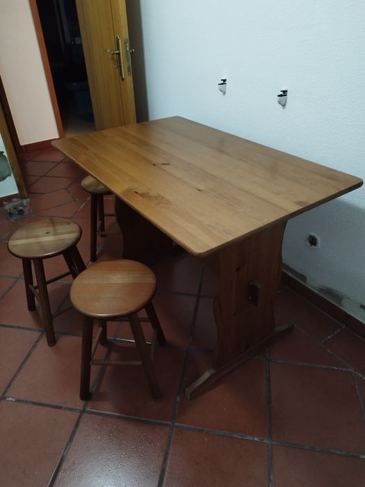 Mesa de jantar, secretária ou de cozinha