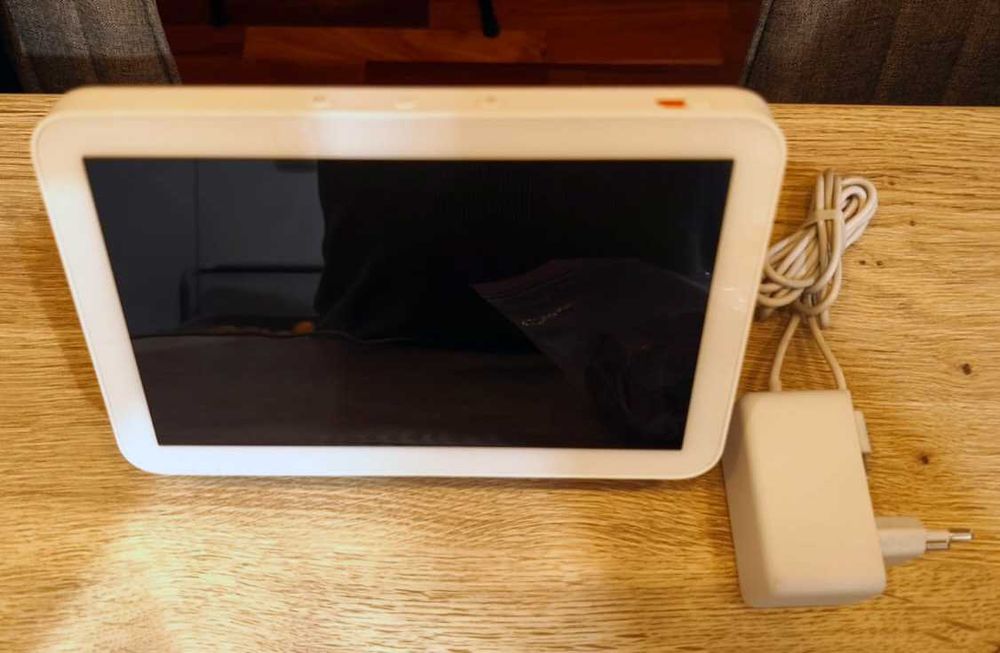 Amazon Alexa Echo Show 8 (1º Geração) + Base movél