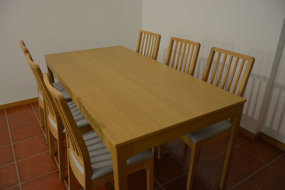 Mesa e 6 Cadeiras IKEA (Conjunto) - Promoção