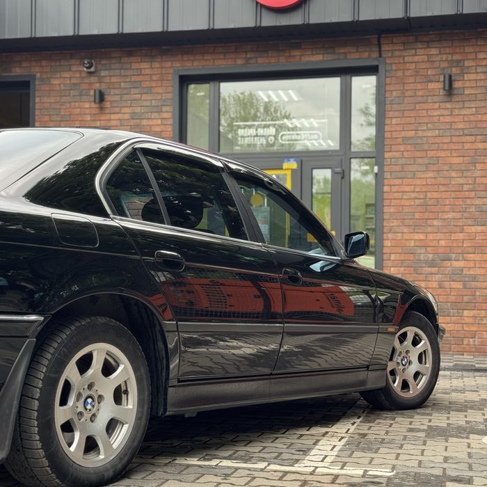 BMW e38 1994 3.0 m60