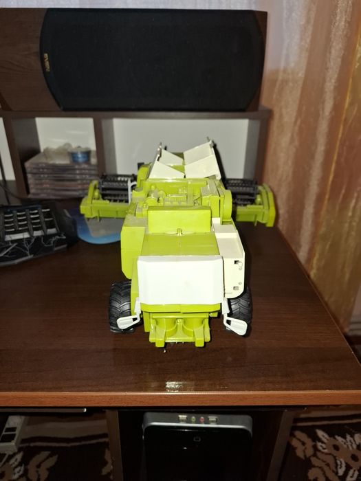 Продам комбайн класс