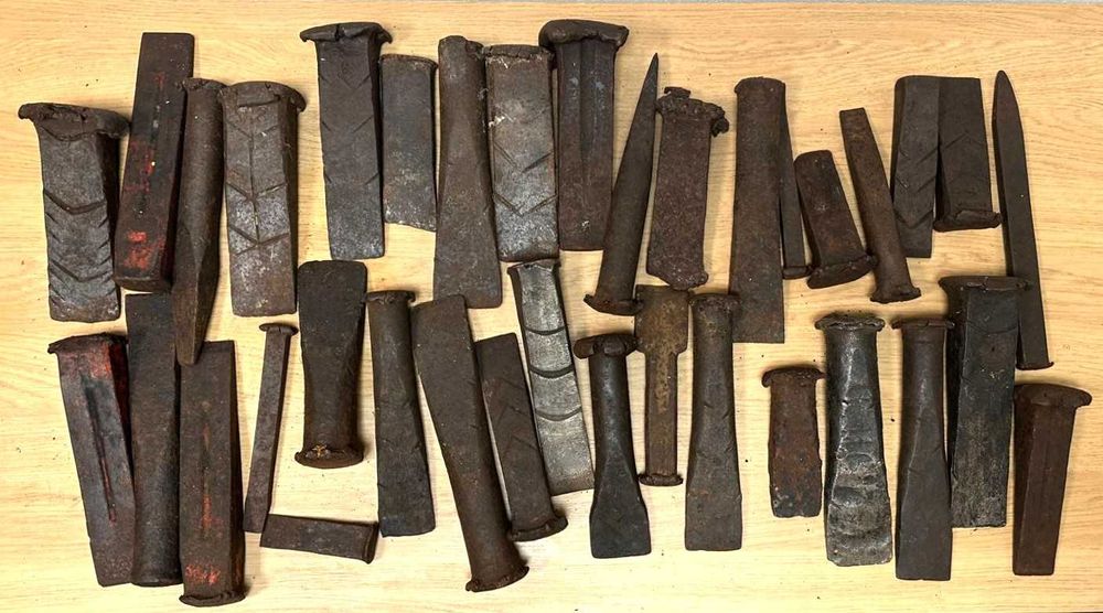 Cunhas para abrir lenha, Ferramentas antigas