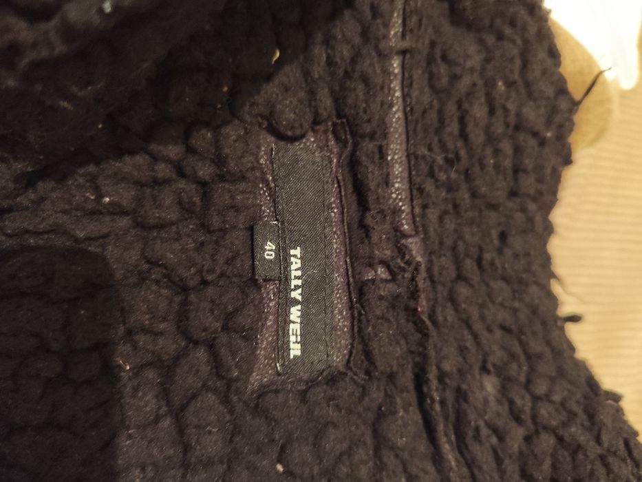 Casaco preto com pêlo