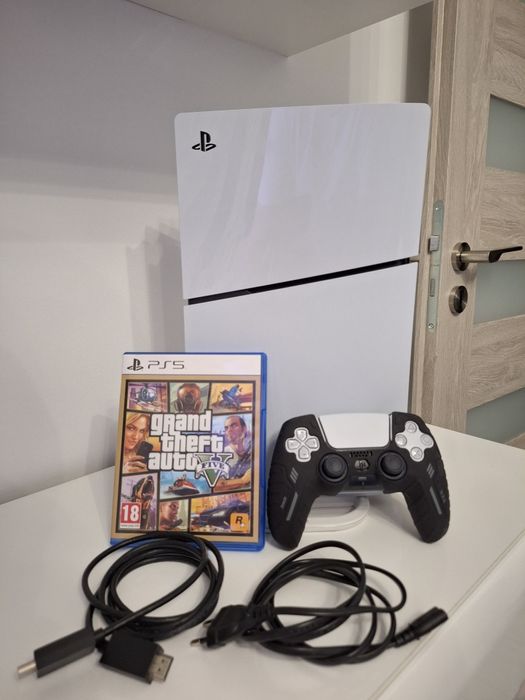 Ps5 slim z napędem  / dodatkowo gra