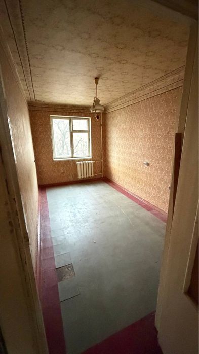 Продаж 3к квартири під ремонт,Косіора, лівий берег,середній повер