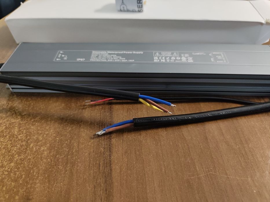 Zasilacz SLIM hermetyczny IP67 do taśm LED 24V 200W 8,3A wodoodporny