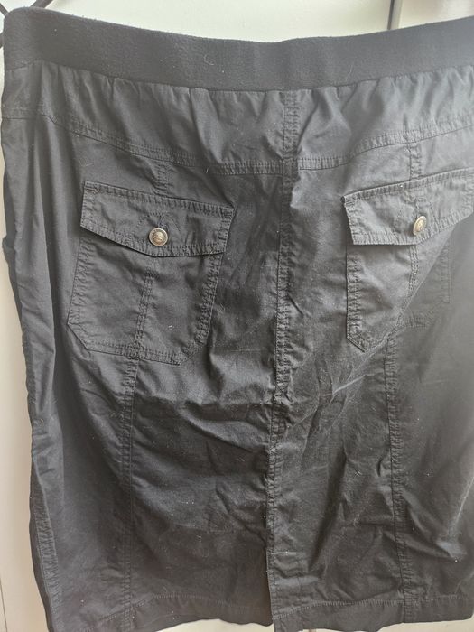 Czarna spódnica plus size r.46