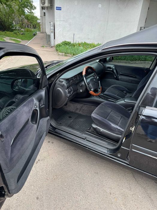 Opel Omega Caravan (Спеціальний катафалк) — 2000 рік