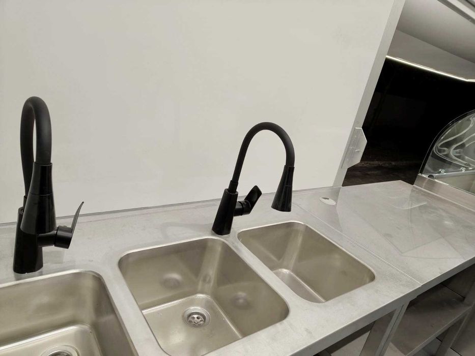 Przyczepa gastronomiczna kebab grill kuchnia indyjska 6,2x2,3m