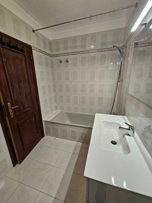 T2 espaçoso; 2 min estação M.Martins