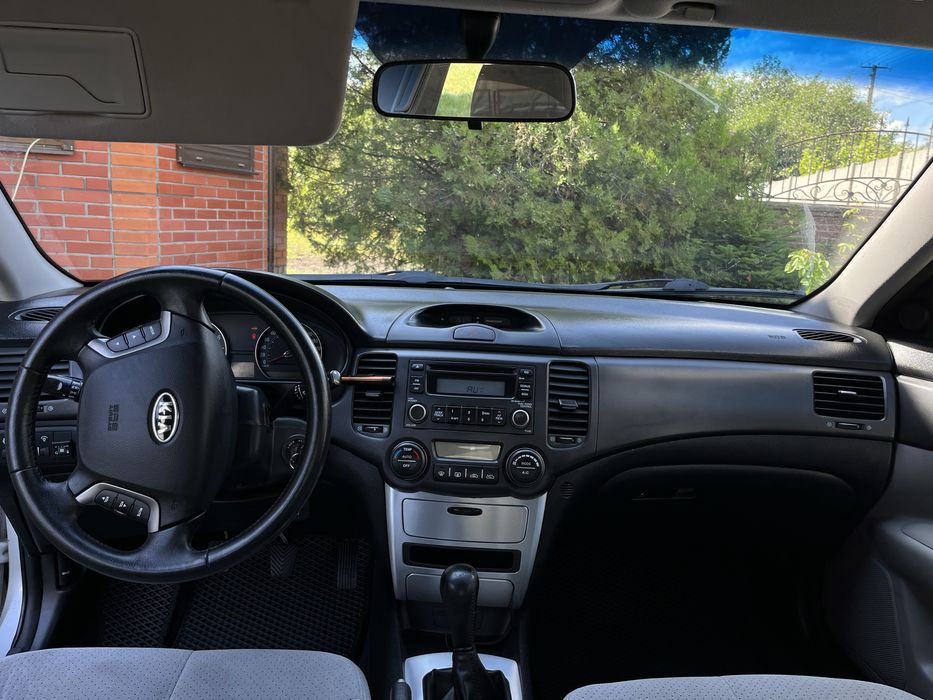 Продам авто Kia Magentis 2008 2.0 газ/бензин в хорошому стані.
