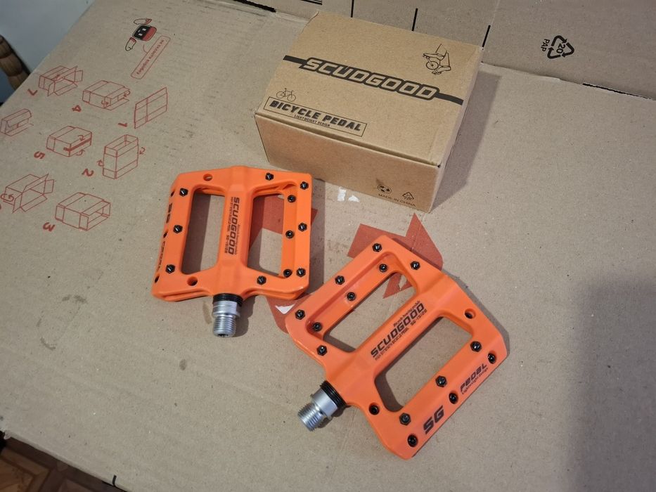 ВЕЛОсипедные педали нейлоновые 2 прома SCUDGOOD.