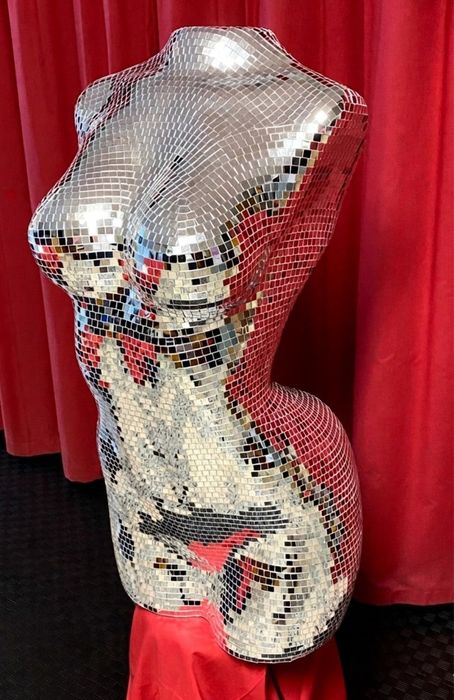 Busto em Espelhos