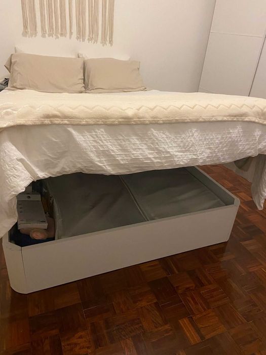 Cama (sommier) c/ colchão incluído (140 x 190)