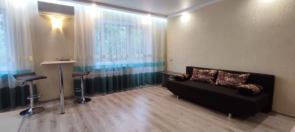 1-к кв посуточно, військовий шпиталь, Жд вокзал, автовокзал, пр. СОБОР