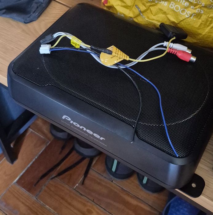 Pioneer TS-WX130EA 8" 160W  Subwofer ativo.