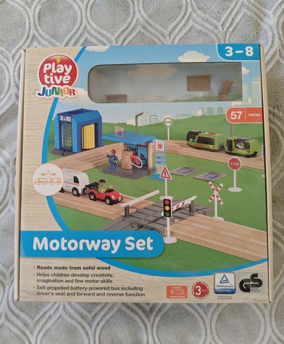Zestaw drewniane tory, pociąg, autostrada Playtive
