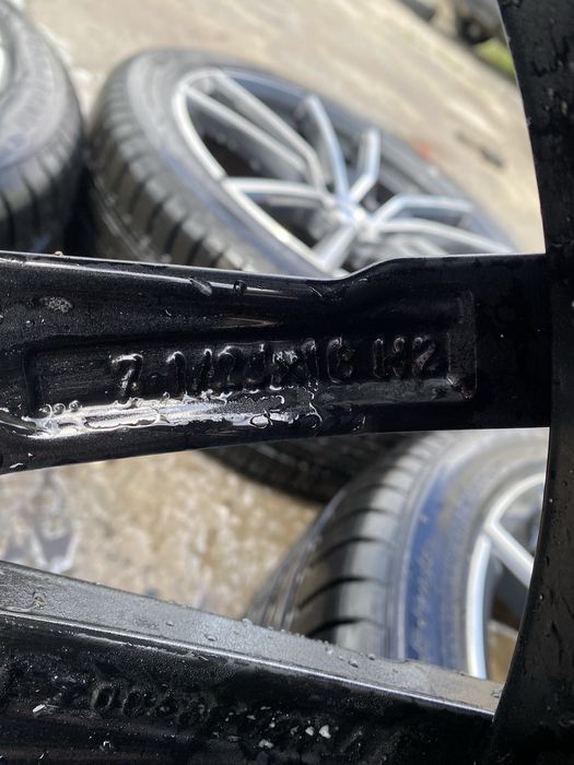 Диски бмв в отличном состоянии 5.112 r18 в сборе с резиной