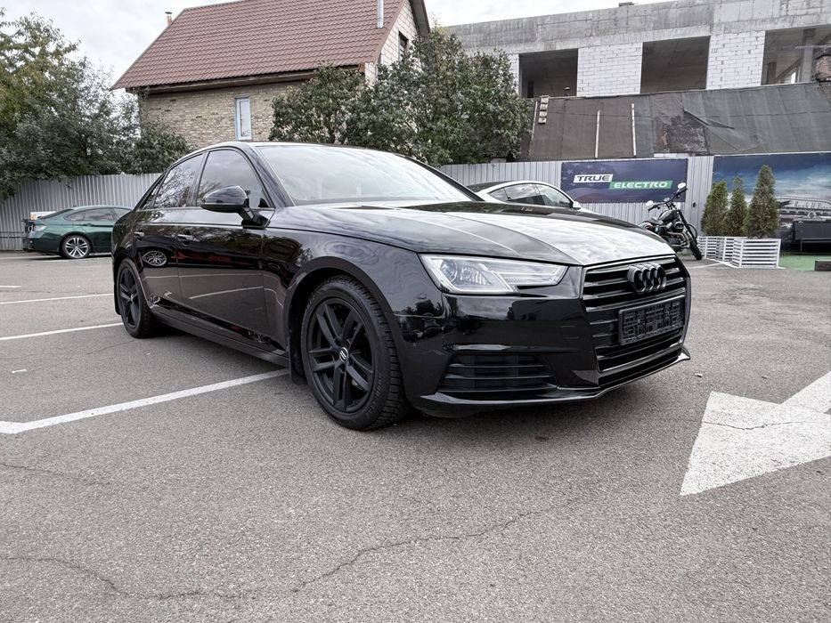 Продам власний автомобіль  Audi A4 b9