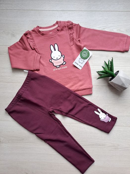 НОВЫЙ с биркой костюм для девочки 98р спортивный костюм на флисе