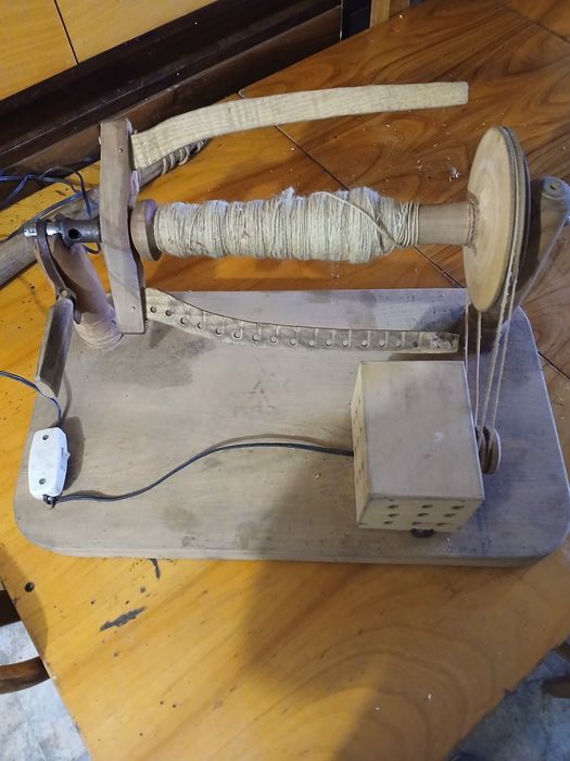 Kołowrotek elektryczny do wełny